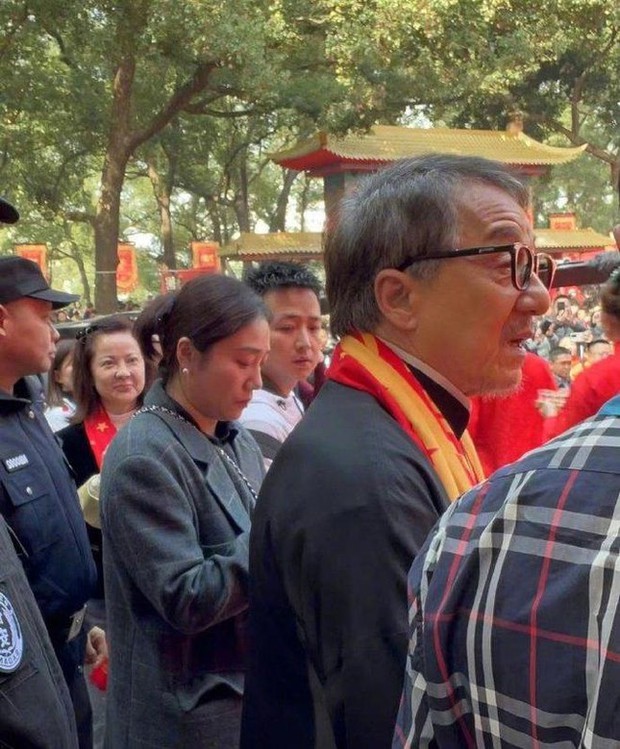 Thành Long trông già nua - Ảnh 2.