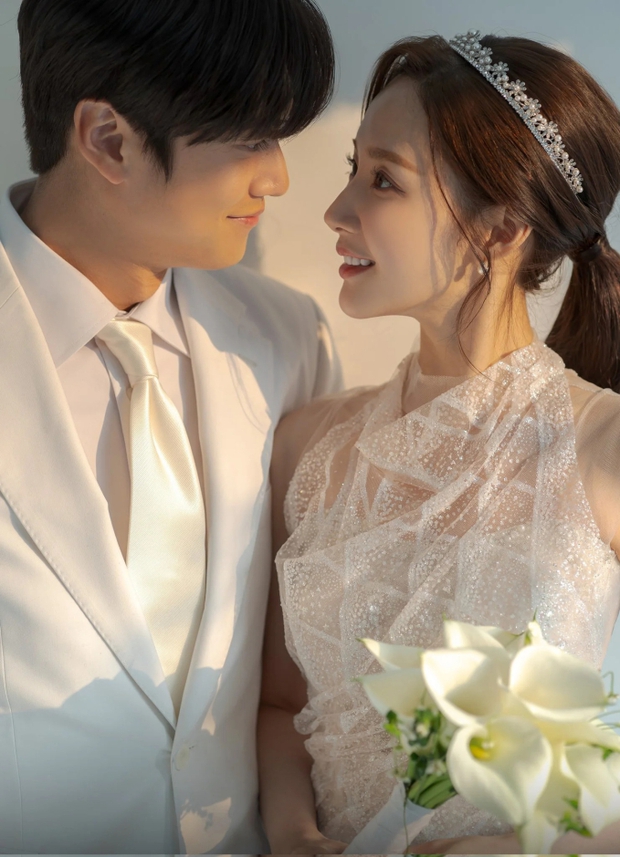 Lộ loạt “hint” Park Min Young - Na In Woo dính nhau như sam suốt chuyến nghỉ dưỡng ở Nha Trang, netizen nghi “phim giả tình thật”? - Ảnh 8.