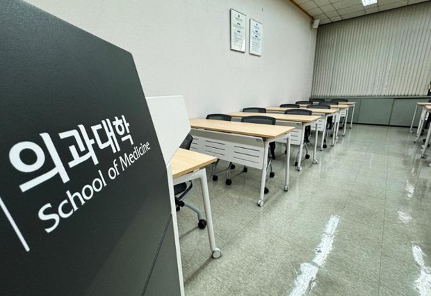 Trường y Hàn Quốc ngay lúc này: Giáo sư đồng loạt đòi bỏ việc, giảng đường tê liệt vì bị sinh viên tẩy chay - Ảnh 6.