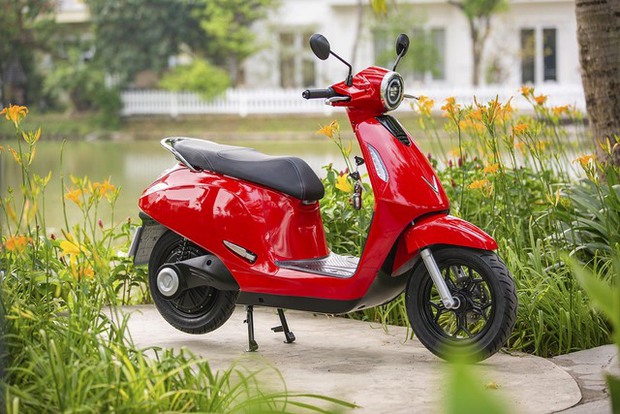 Mẫu xe máy điện rẻ nhất của VinFast dùng đi làm 5-10km tốn cùng lắm 1.000 đồng: Vẫn có một nhược điểm! - Ảnh 4. Mẫu xe máy điện rẻ nhất của VinFast dùng đi làm 5-10km tốn cùng lắm 1.000 đồng: Vẫn có một nhược điểm! - Ảnh 4.