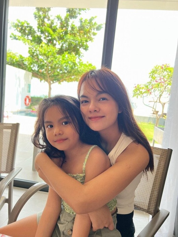 Con gái Phạm Quỳnh Anh và Quang Huy: 7 tuổi học vượt cấp, là bản sao của mẹ - Ảnh 3.