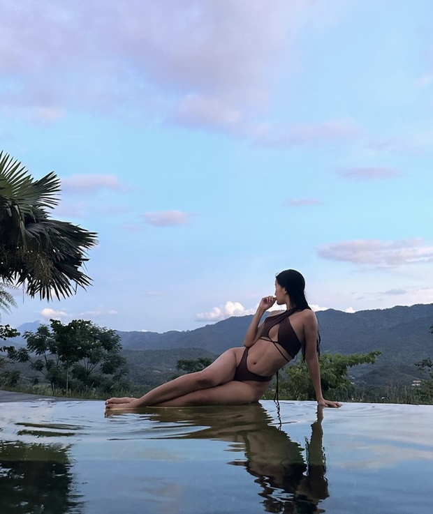 Hình ảnh vòng eo của Hương Ly