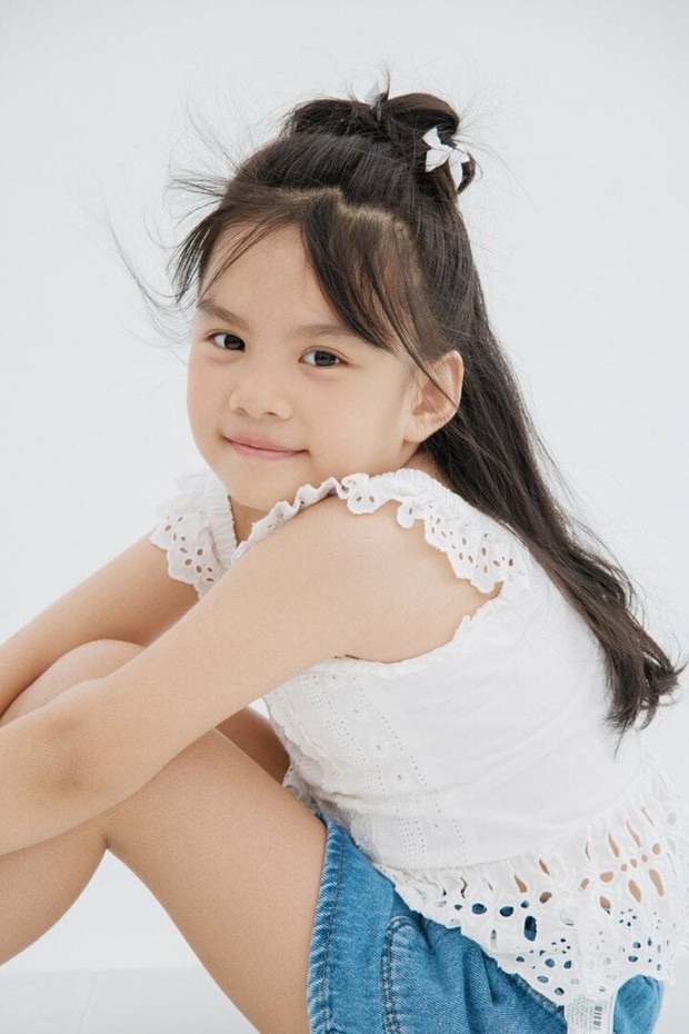 Con gái Phạm Quỳnh Anh và Quang Huy: 7 tuổi học vượt cấp, là bản sao của mẹ - Ảnh 2.