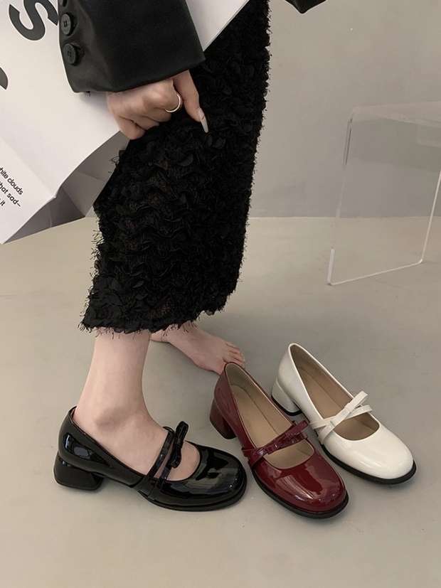 4 mẫu giày on-trend mùa Xuân Hè năm nay: Sắm đủ thì nàng không bao giờ thất bại trong việc diện đẹp - Ảnh 9.