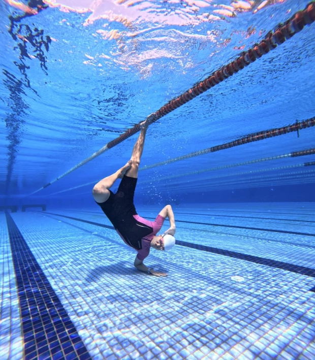 Ánh Viên tận hưởng không gian dưới nước