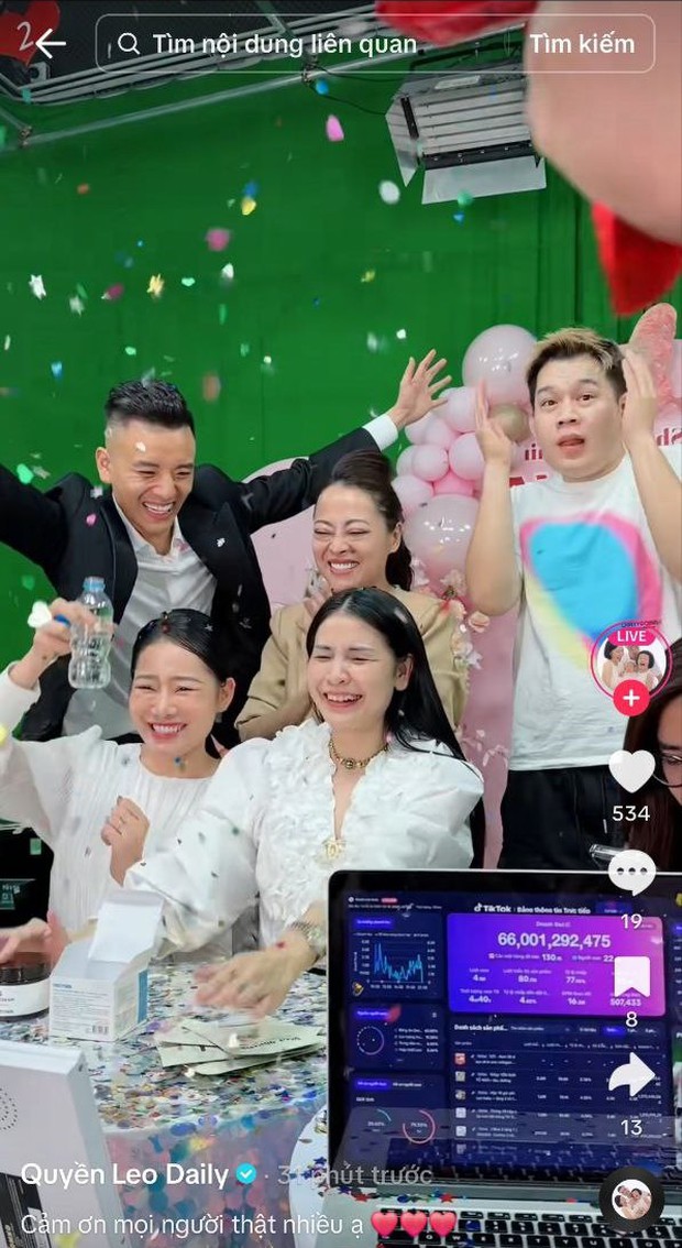 Sốc: Chủ 1 kênh TikTok vừa livestream bán hàng kiếm tiền tỷ/ phút, đủ tiền chốt liền 2 căn biệt thự trong chưa đầy 1 ngày - Ảnh 5.