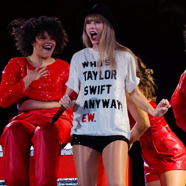 Không phải Taylor Swift, concert Lisa (BLACKPINK) quẩy banh nóc tại Singapore là... - Ảnh 1.