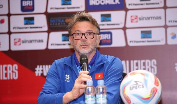 HLV Troussier: 80% người hâm mộ mong tôi bị sa thải - Ảnh 1.