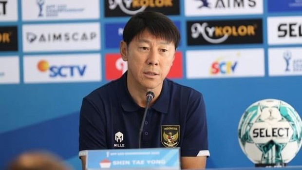 HLV Shin Tae-yong khen ông Troussier giỏi - Ảnh 1.