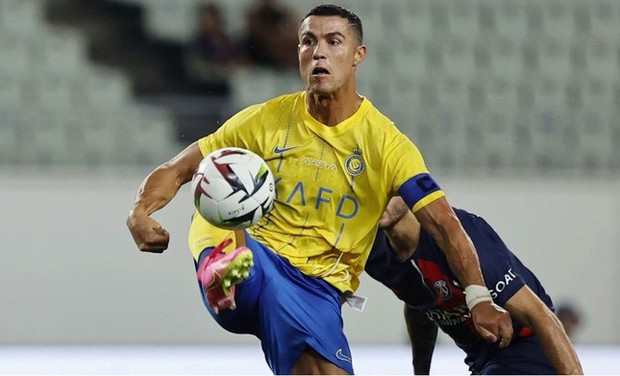 Tại sao Ronaldo bị loại khỏi tuyển Bồ Đào Nha trước trận đấu với Thụy Điển? - Ảnh 1.