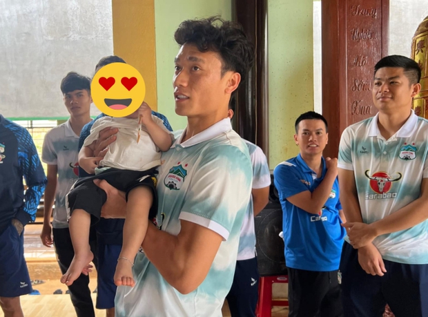 Bùi Tiến Dũng - Hành Trình Thiện Nguyện