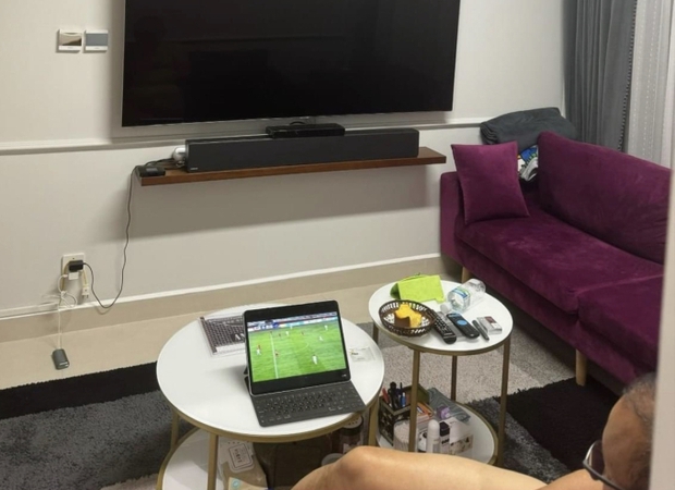 Động thái bất ngờ của HLV Park Hang-seo giữa lúc HLV Troussier bị dân mạng chỉ trích - Ảnh 1.