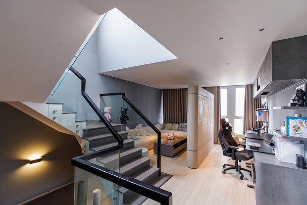 Trí Thịt Boà và Hà My chi hơn 11 tỷ mua penthouse rồi đập sửa lại