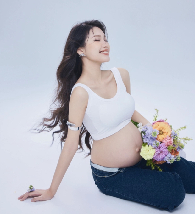 Mẹ bầu Doãn Hải My khoe visual đỉnh chóp