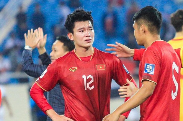 Sai lầm của HLV Troussier: Chiến lược trẻ hóa cực đoan, lãng quên Quang Hải - Ảnh 1.