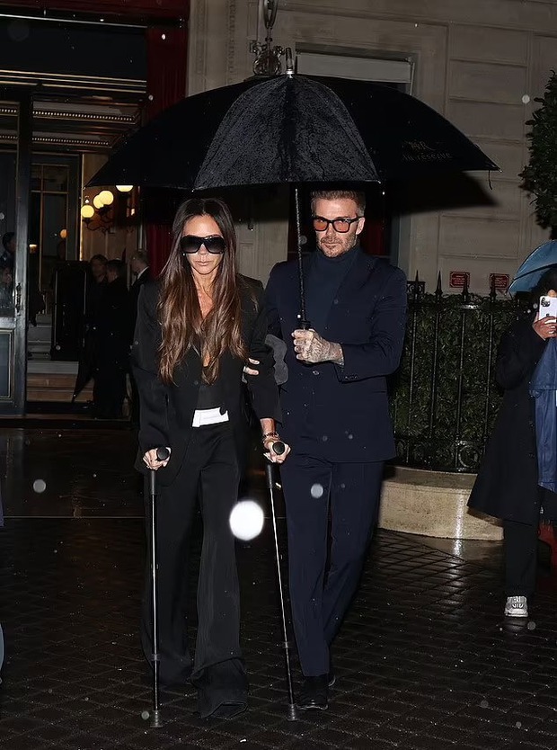 David Beckham chăm sóc bà xã tận tình
