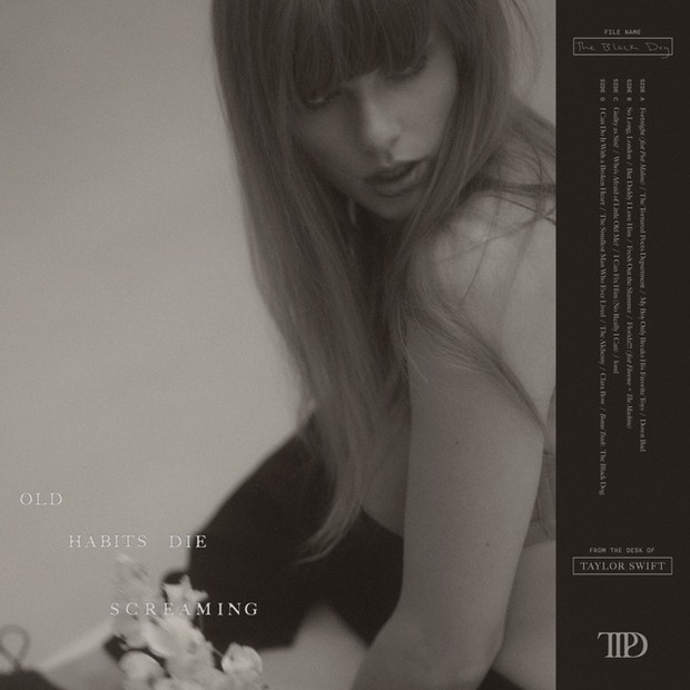 Taylor Swift ướt đẫm mồ hôi vì nóng khi diễn ở Singapore - Sân khấu nóng bức.