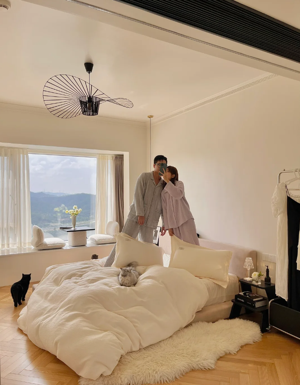 Chi gần 8 tỷ để sở hữu căn nhà ngắm view hoàng hôn cực đỉnh, dành hẳn một phòng cho mèo - Ảnh 4. Chi gần 8 tỷ để sở hữu căn nhà ngắm view hoàng hôn cực đỉnh, dành hẳn một phòng cho mèo - Ảnh 4.