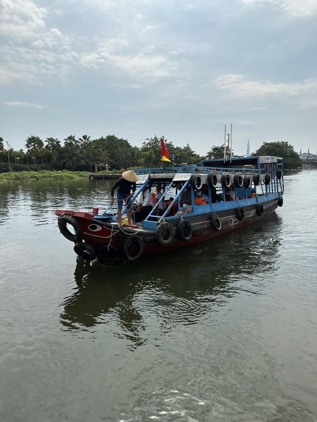 Đầu năm ghé thăm ngôi miếu hơn 300 tuổi tại TP Hồ Chí Minh - Ảnh 1.