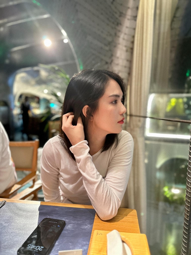 Ngọc Trinh tụ họp hội bạn showbiz, bị soi im hơi lặng tiếng với 1 nhân vật sau khi về nhà hưởng án treo - Ảnh 2.