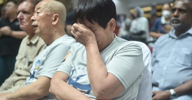 Tròn 10 năm MH370 mất tích: Người thân khóc nghẹn tại lễ tưởng niệm, cơn ác mộng kéo dài một thập kỷ chưa khép lại - Ảnh 9.