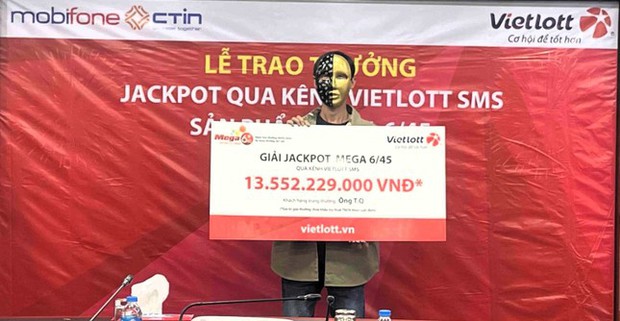 Chồng trúng vietlott hơn 13 tỷ đồng tặng vợ ngày 8/3 - Ảnh 1. Chồng trúng vietlott hơn 13 tỷ đồng tặng vợ ngày 8/3 - Ảnh 1.