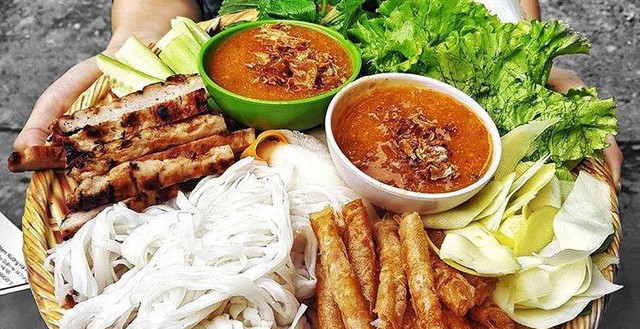 Thèm ăn nem nướng Nha Trang mà chưa kịp đi thì ăn ở đâu Hà Nội?