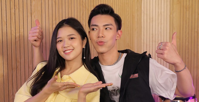 Mix-In Show: Erik ấp úng, đỏ mặt khi được Suni Hạ Linh thả thính