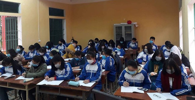 Kết quả hình ảnh cho HINH ANH DEO KHAU TRANG TRONG BENH VIEN