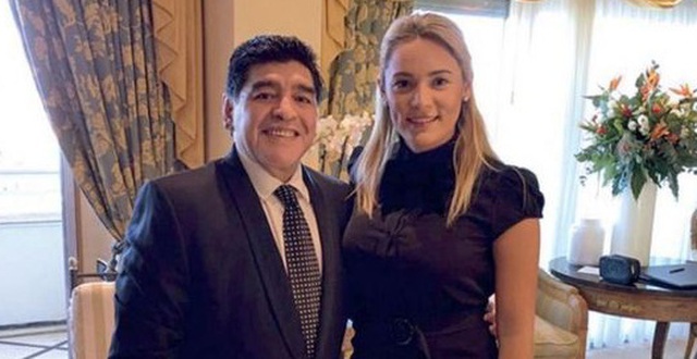 Tình cũ kém 30 tuổi đầy tai tiếng của Maradona bật khóc vì bị cấm vào lễ viếng