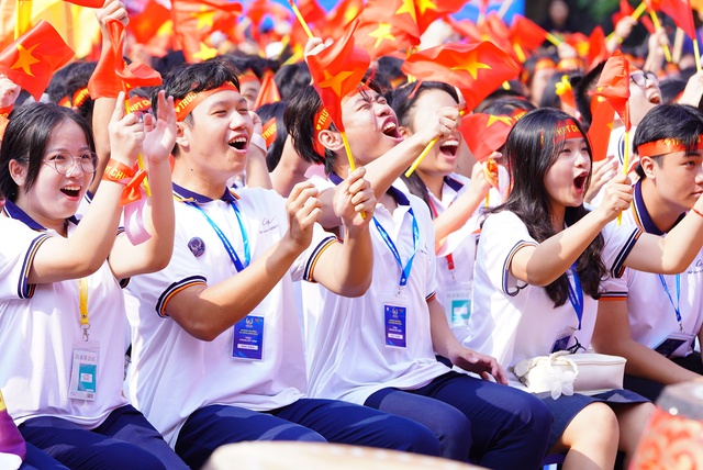 Chung kết năm Đường Lên Đỉnh Olympia 2024: Nam sinh Huế gây choáng vì quá giỏi- Ảnh 1.