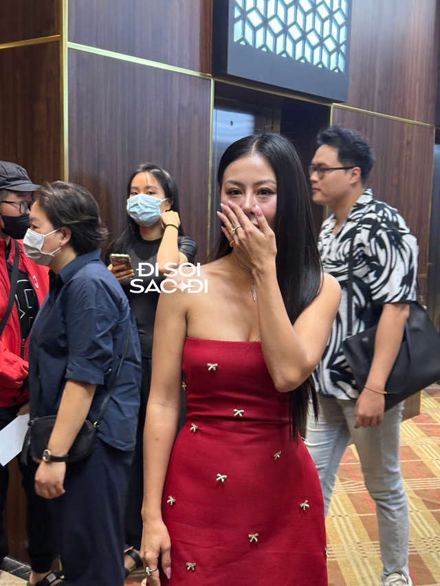 Nam Thư lần đầu lộ diện tại sự kiện hậu lùm xùm đời tư, phản ứng gây chú ý khi được hỏi 1 câu Nam Thư lần đầu lộ diện tại sự kiện hậu lùm xùm đời tư, phản ứng gây chú ý khi được hỏi 1 câu