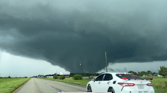 UPDATE: Superstorm Milton has officially made landfall: Creating widespread stormy winds and rain, the most dangerous part is approaching the shore - Photo 6.