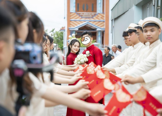 Lộ ảnh cưới ca sĩ Thái Trinh, danh tính chồng gây tò mò- Ảnh 4.