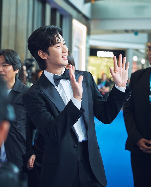 M&agrave;n ảnh H&agrave;n c&oacute; một mỹ nh&acirc;n trẻ m&atilde;i kh&ocirc;ng gi&agrave;, U55 vẫn quyến rũ ng&uacute;t ng&agrave;n khiến bao người ghen tị- Ảnh 5.