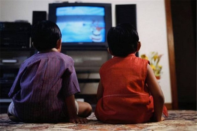 Nghiên cứu của ĐH Yale: Có một khoảng cách đáng kể giữa trẻ xem TV và những trẻ không xem TV sau 7 tuổi- Ảnh 1.