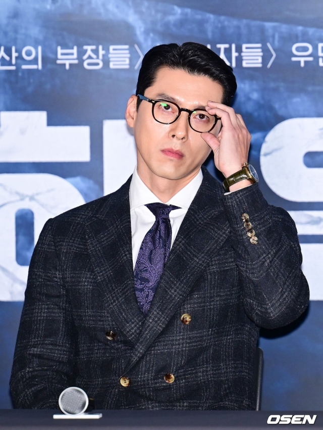 Màn so bì visual gây tranh cãi của Hyun Bin và Song Joong Ki ở sự kiện sau khi lấy vợ- Ảnh 3.