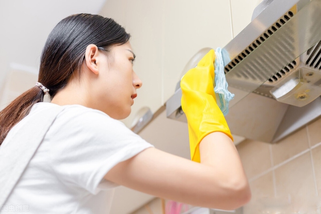 Cảnh báo: 3 sai lầm khi dùng máy hút mùi trong bếp vừa tốn điện lại dễ gây ung thư phổi- Ảnh 2.
