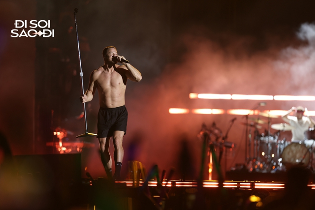 Imagine Dragons quá đỉnh: Mang cả World Tour đến 8WONDER, giọng hát live như "dát vàng lỗ tai" khiến fan Việt nghe mà sốc!- Ảnh 9.