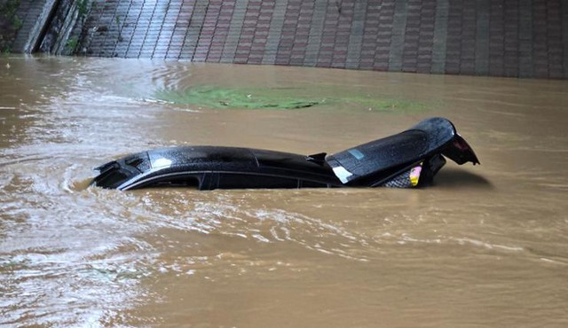 Hàn Quốc: Ngập lụt kinh hoàng do mưa lớn, nhiều chuyến bay bị huỷ, tàu điện đóng cửa, cảnh báo thiên tai liên tục đưa ra- Ảnh 8.