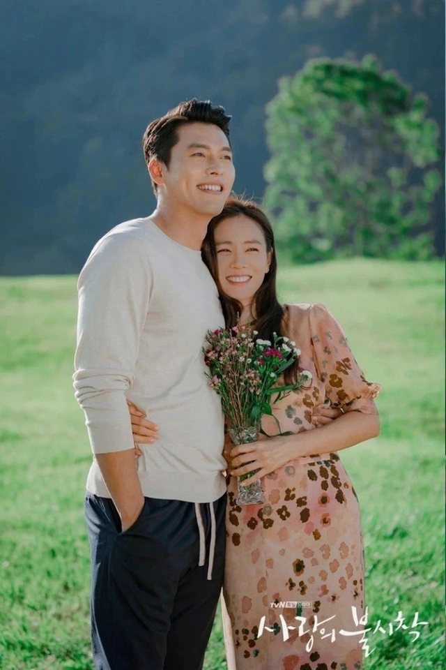 Hyun Bin tự đăng loạt ảnh tình cảm với Son Ye Jin trên tài khoản 3 triệu follow, thu hút 6 vạn tương tác?- Ảnh 3.