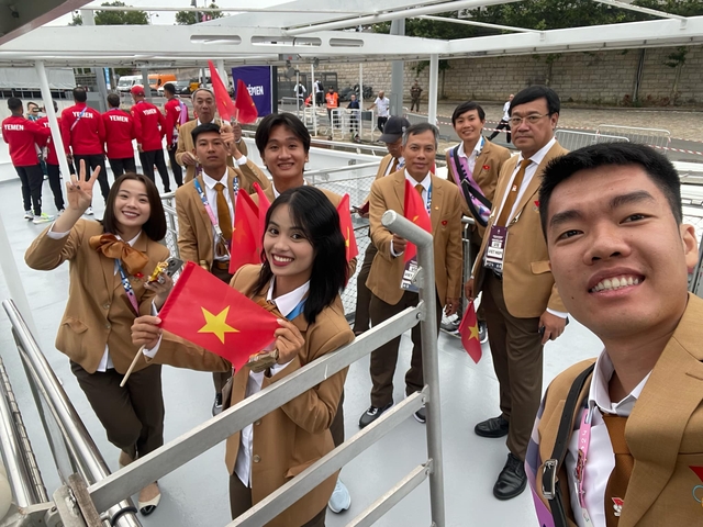 Đội hình Gen Z Việt cầm cờ, xuất hiện tại Olympic Paris 2024: Thành tích ngạo nghễ, visual sáng choang- Ảnh 2.