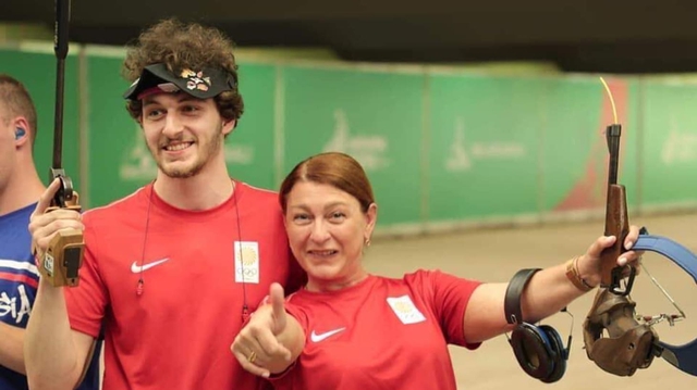 Nữ VĐV bền bỉ nhất lịch sử Olympic: Cầm súng tham dự 10 kì Thế vận hội liên tiếp, còn cùng con trai thi đấu cùng một bộ môn- Ảnh 5.