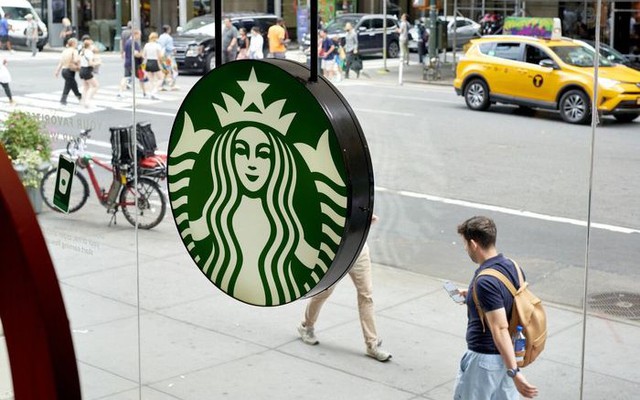 Nóng: Starbucks vừa sa thải CEO 'ngay lập tức', loay hoay vực dậy công ty- Ảnh 1.