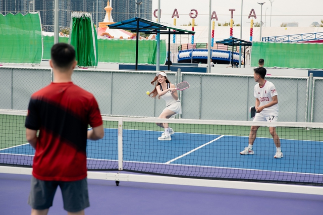 MC mặc sexy lên sân chơi Pickleball giải mã sức hút "kịch trần" của gái đẹp mê thể thao- Ảnh 9.