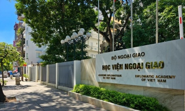 Toàn cảnh điểm chuẩn đại học năm 2024: Nhóm sư phạm lên ngôi, các ngành thuộc tổ hợp C00 tăng 