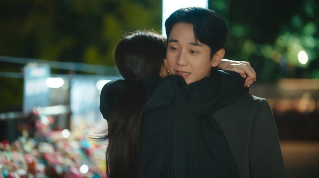 Love Next Door tập 4: Jung So Min một tay xử lý kẻ thù, còn có hành động khiến Jung Hae In 