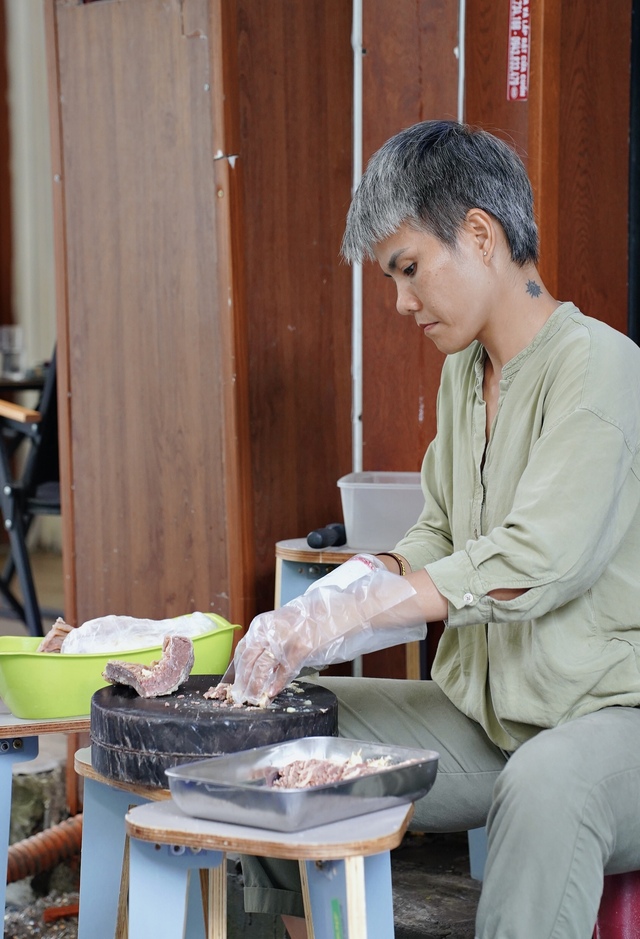 Hương vị phở "treo" nghĩa tình Hà Nội: Khách nước ngoài đến vì ngon ngỡ ngàng, tuyệt đối không được làm việc này khi ăn- Ảnh 27.