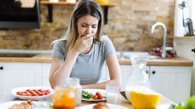 Sau bữa ăn thường xuyên có 3 triệu chứng này, cẩn thận ung thư đang gõ cửa- Ảnh 2.