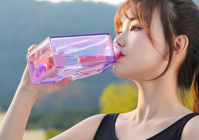 reusable-flat-water-bottle-cup-1000ml-flat-bottle-drinking-bottle-for-water-portable-korean-creative-17249461691811327443957.png